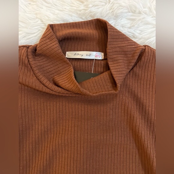 Nothing But Sexy Brown Sleeveless Ribbed Knit Women's Turtleneck NWT Size Medium - Picture 7 of 8